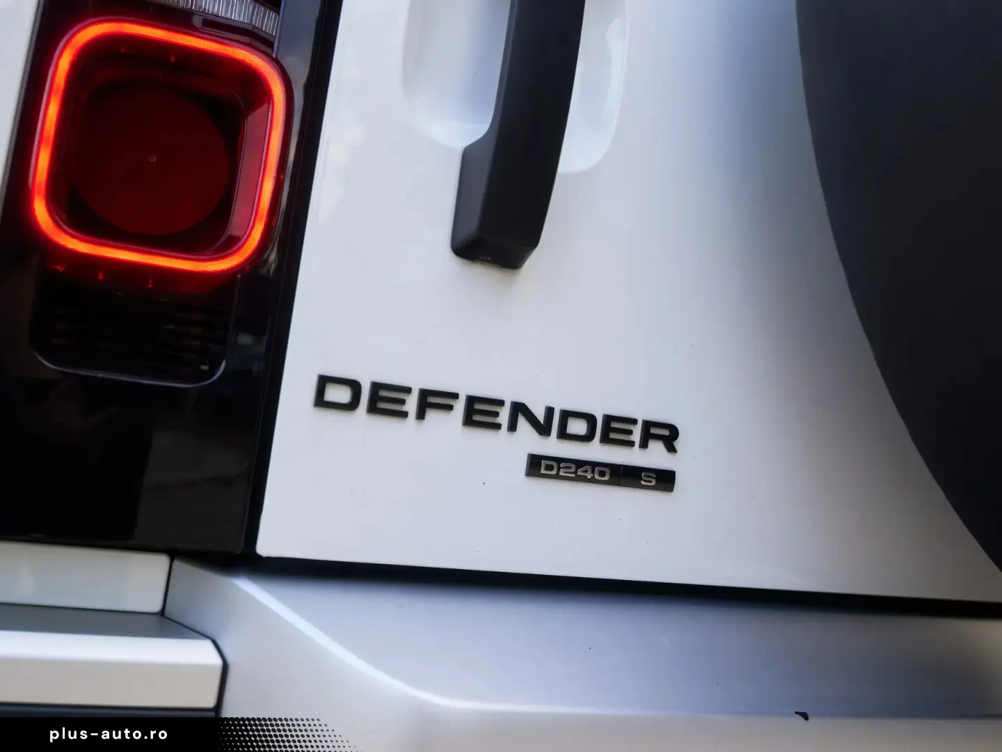 Land-Rover Defender