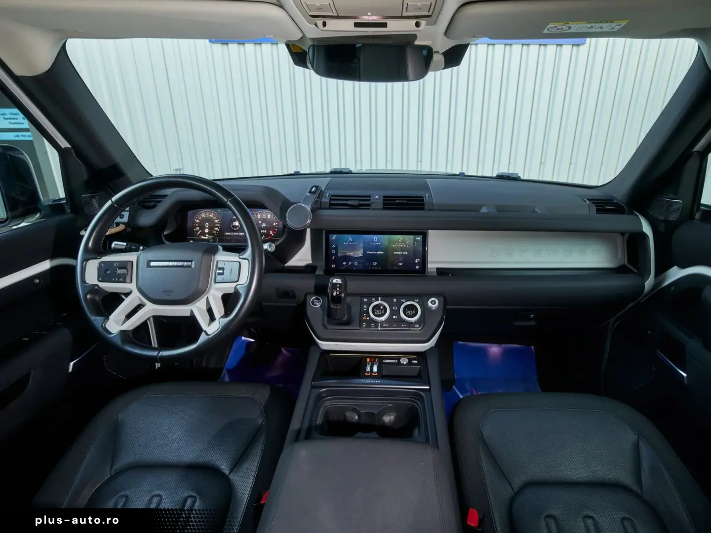 Land-Rover Defender
