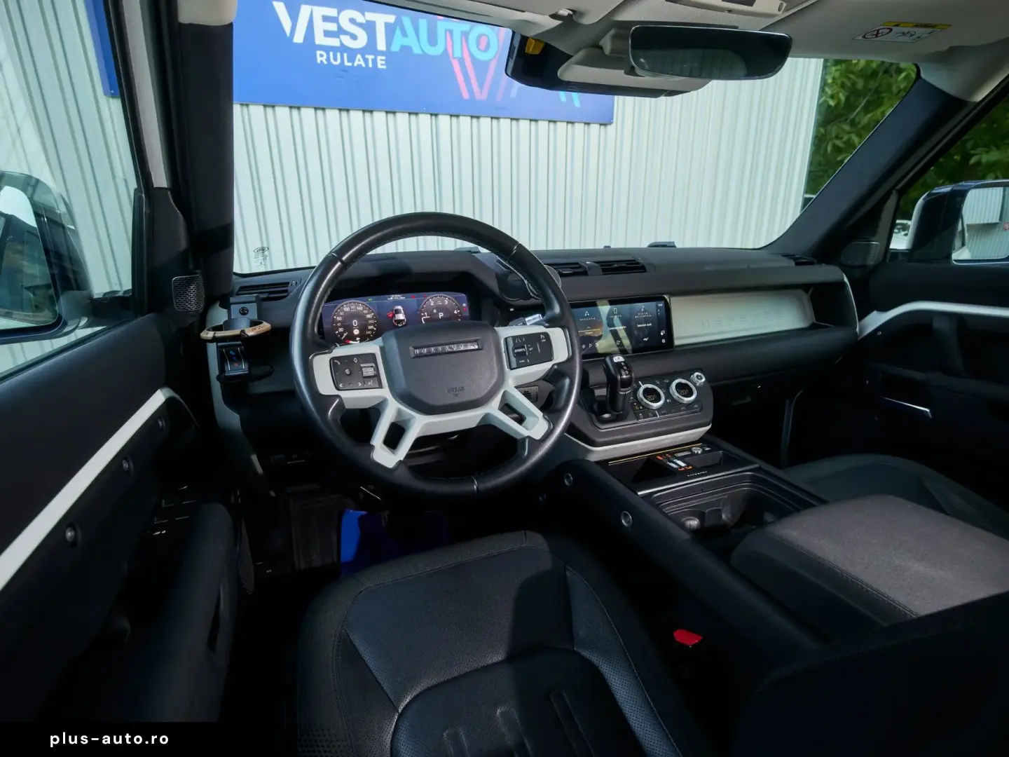 Land-Rover Defender
