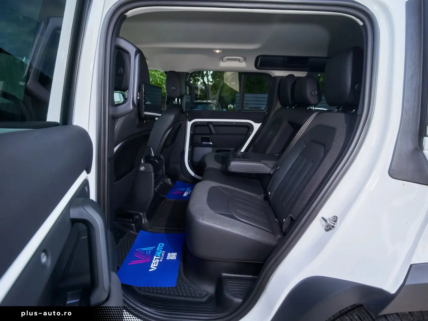 Land-Rover Defender