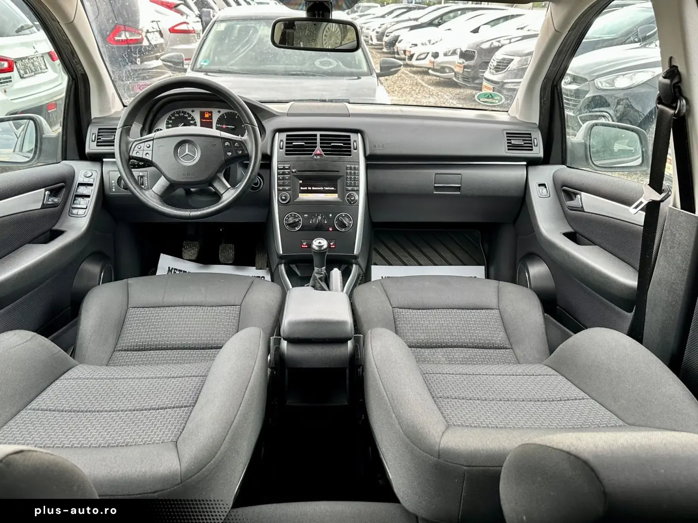 Mercedes-Benz B-180