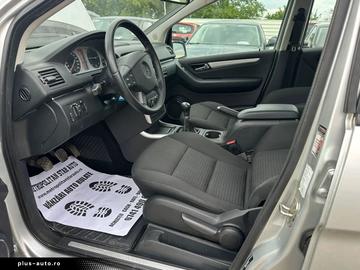 Mercedes-Benz B-180