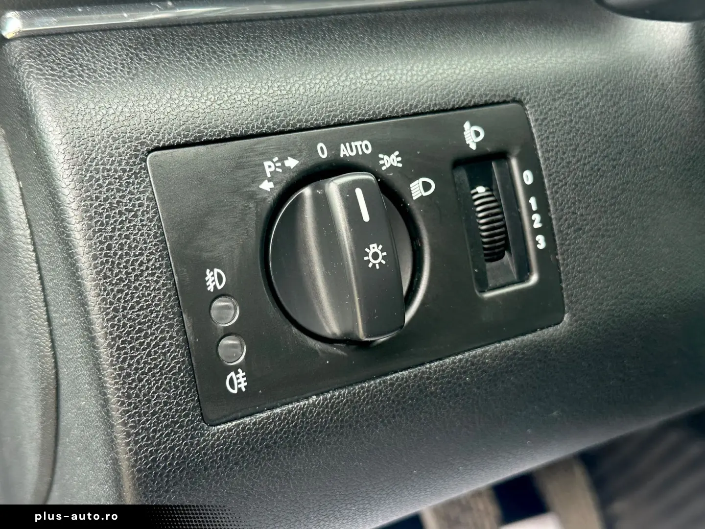 Mercedes-Benz B-180