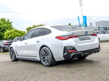 BMW i4 M50 M-Sportpaket Pro PANO ACC Laserlight HUD
