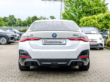 BMW i4 M50 M-Sportpaket Pro PANO ACC Laserlight HUD