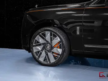 Rolls-Royce Cullinan II Production26 4Seat TV