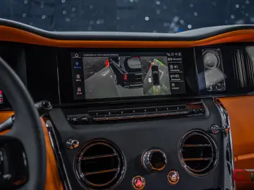 Rolls-Royce Cullinan II Production26 4Seat TV