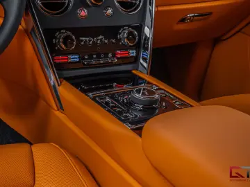 Rolls-Royce Cullinan II Production26 4Seat TV