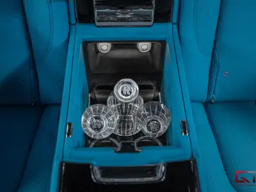 Rolls-Royce Cullinan II Production26 4Seat TV