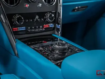 Rolls-Royce Cullinan II Production26 4Seat TV