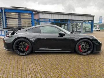 PORSCHE 992.2 GT3 LIFT 18-WEGE BOSE LEDER RACETEX CHRONO