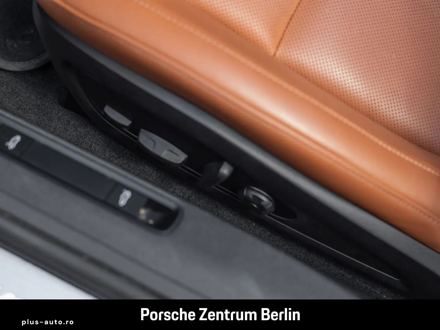 PORSCHE 992 911 Carrera Cabriolet LiftsystemVA Clubleder