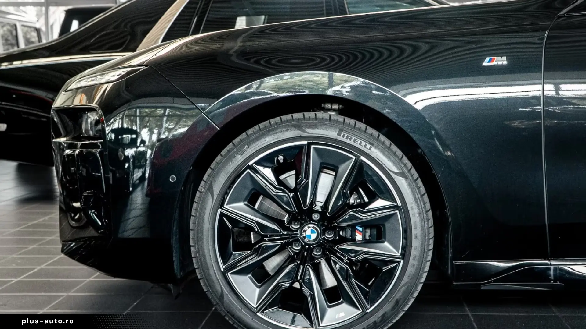 BMW 740d M TV Sky-Lounge B&W Crystal   Finanțare Leasing