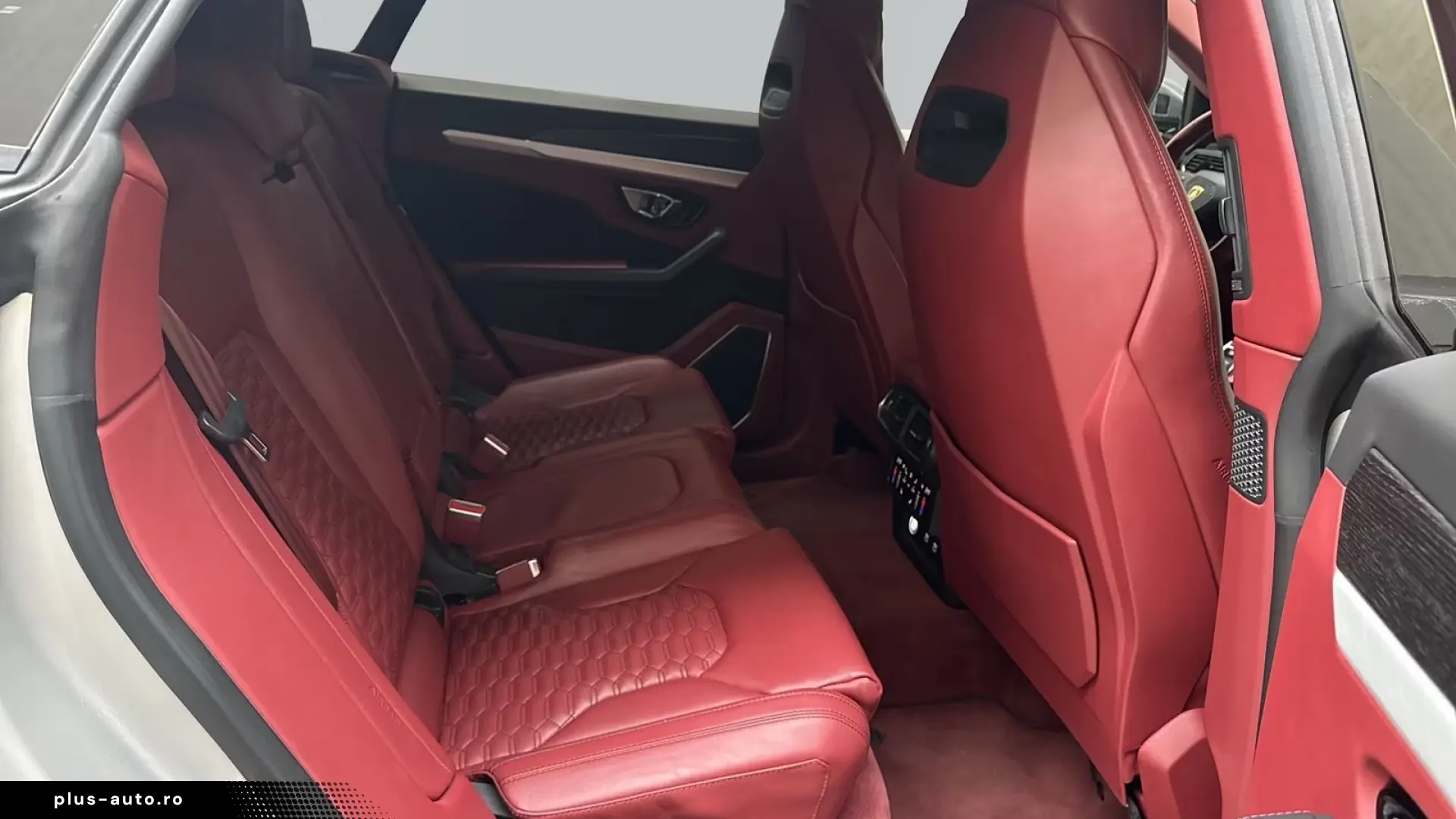 Lamborghini URUS 4.0 V8   Finanțare Leasing