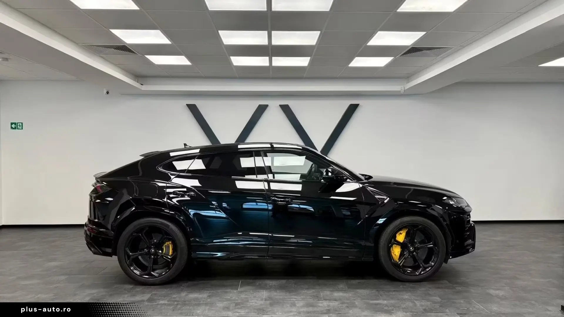 Lamborghini URUS 4.0 V8 B&O 22”   Finanțare Leasing