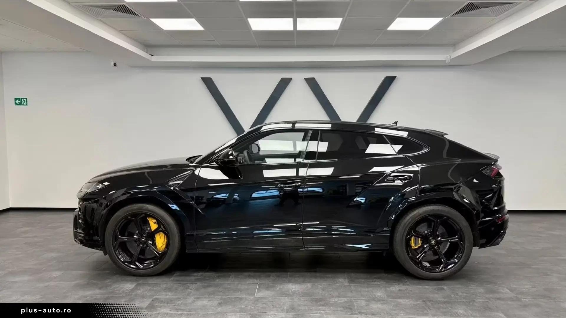 Lamborghini URUS 4.0 V8 B&O 22”   Finanțare Leasing