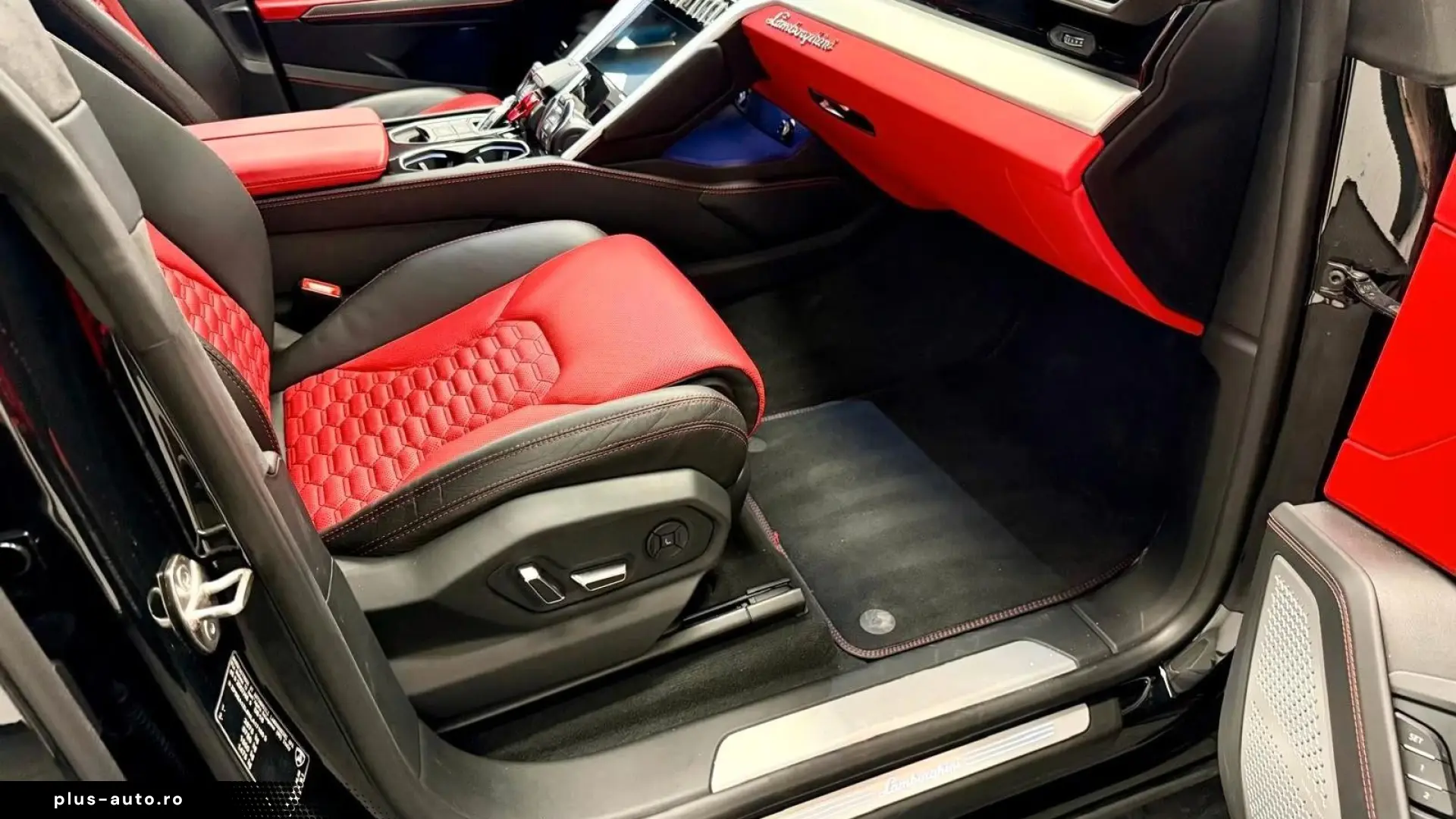 Lamborghini URUS 4.0 V8 B&O 22”   Finanțare Leasing