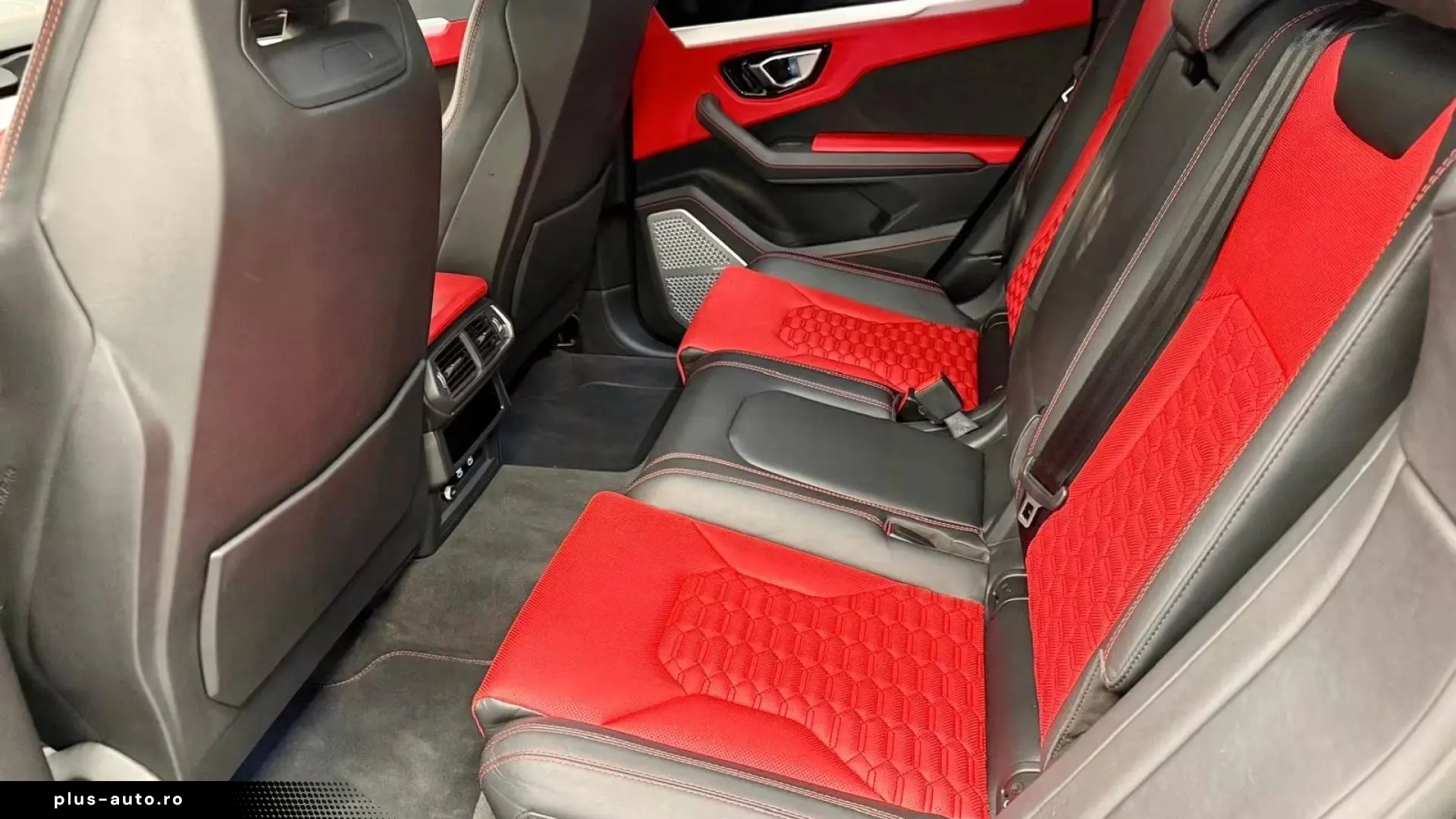 Lamborghini URUS 4.0 V8 B&O 22”   Finanțare Leasing