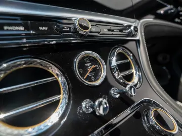 BENTLEY Continental GT Azure V8