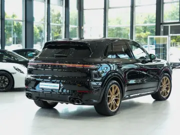 PORSCHE Cayenne S SPORT-CHRONO SPORT-ABGAS 18-WEGE BOSE