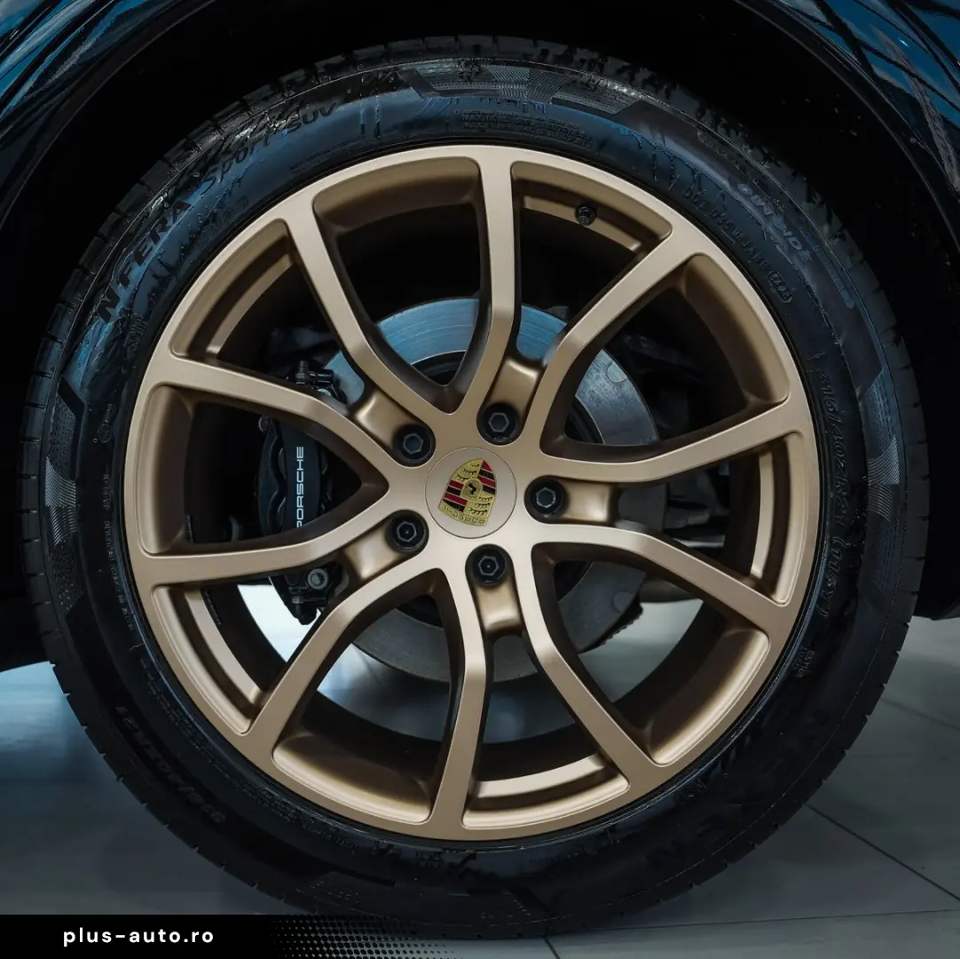 PORSCHE Cayenne S SPORT-CHRONO SPORT-ABGAS 18-WEGE BOSE