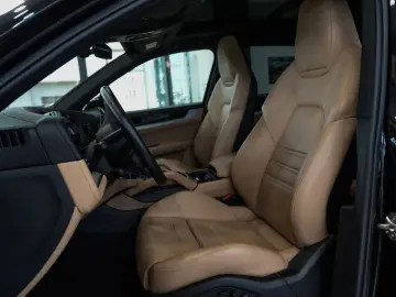 PORSCHE Cayenne S SPORT-CHRONO SPORT-ABGAS 18-WEGE BOSE