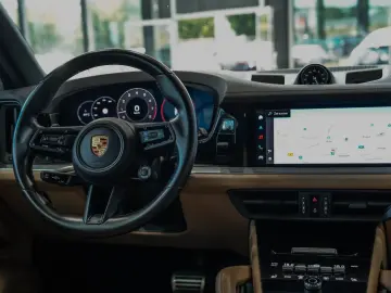PORSCHE Cayenne S SPORT-CHRONO SPORT-ABGAS 18-WEGE BOSE