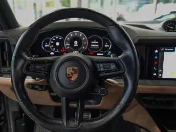 PORSCHE Cayenne S SPORT-CHRONO SPORT-ABGAS 18-WEGE BOSE