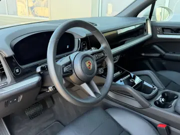PORSCHE Cayenne Panorama SportPak Appr Kreide 14Wege 21
