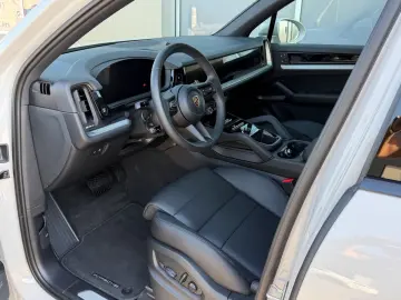 PORSCHE Cayenne Panorama SportPak Appr Kreide 14Wege 21