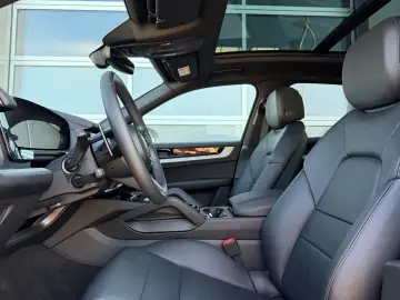 PORSCHE Cayenne Panorama SportPak Appr Kreide 14Wege 21