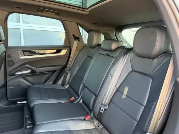 PORSCHE Cayenne Panorama SportPak Appr Kreide 14Wege 21