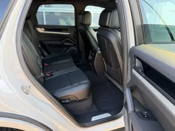 PORSCHE Cayenne Panorama SportPak Appr Kreide 14Wege 21