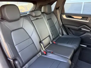 PORSCHE Cayenne Panorama SportPak Appr Kreide 14Wege 21