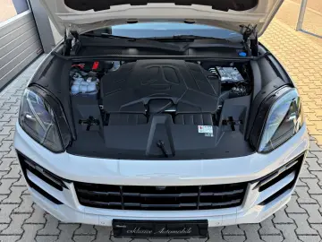 PORSCHE Cayenne Panorama SportPak Appr Kreide 14Wege 21