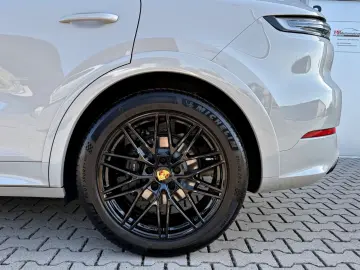 PORSCHE Cayenne Panorama SportPak Appr Kreide 14Wege 21