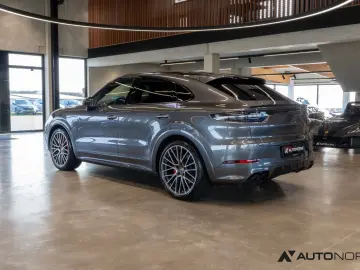 PORSCHE Cayenne Coupé GTS Luftfederung Head-Up InnoDrive