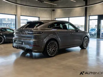 PORSCHE Cayenne Coupé GTS Luftfederung Head-Up InnoDrive