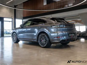 PORSCHE Cayenne Coupé GTS Luftfederung Head-Up InnoDrive