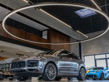 PORSCHE Cayenne Coupé GTS Luftfederung Head-Up InnoDrive