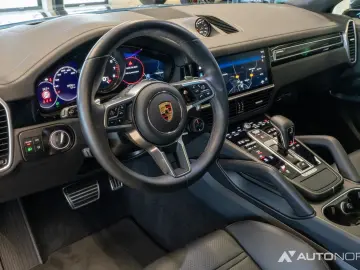 PORSCHE Cayenne Coupé GTS Luftfederung Head-Up InnoDrive