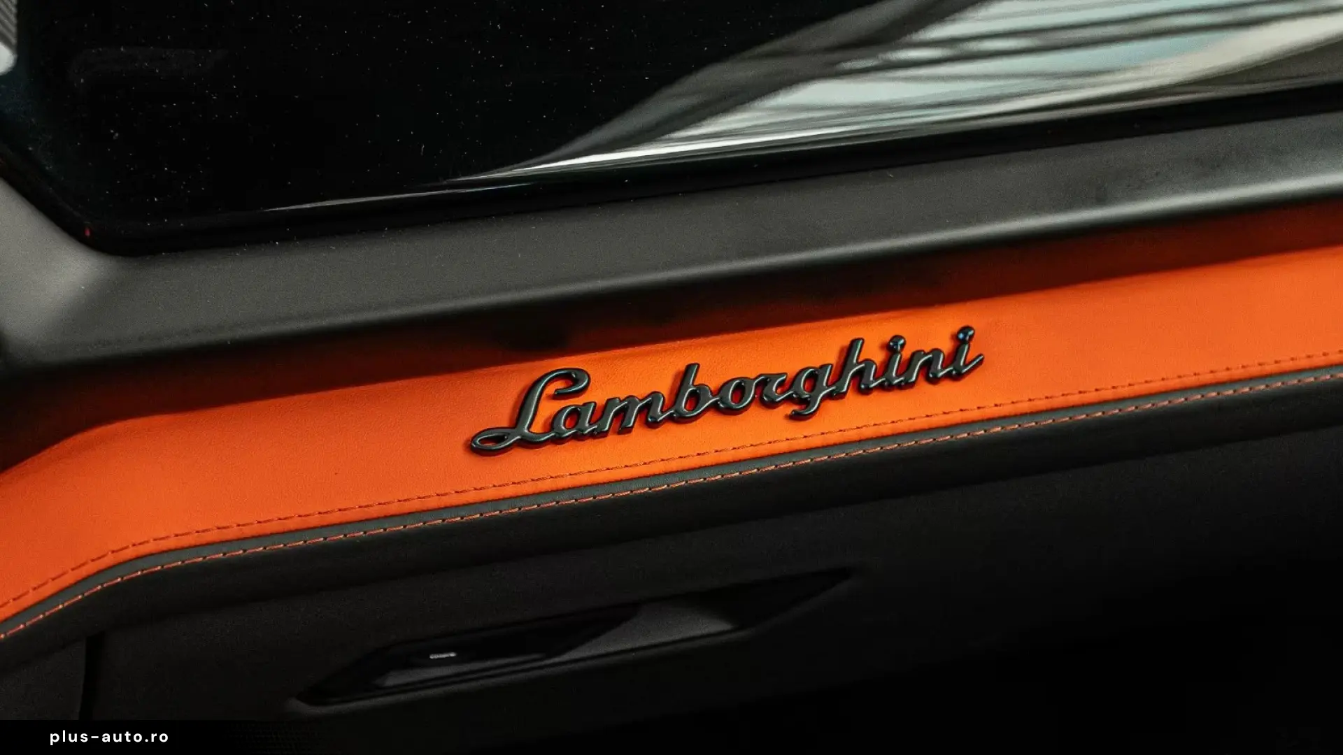 Lamborghini URUS SE Plug-in Hybrid 4WD   Finanțare Leasing