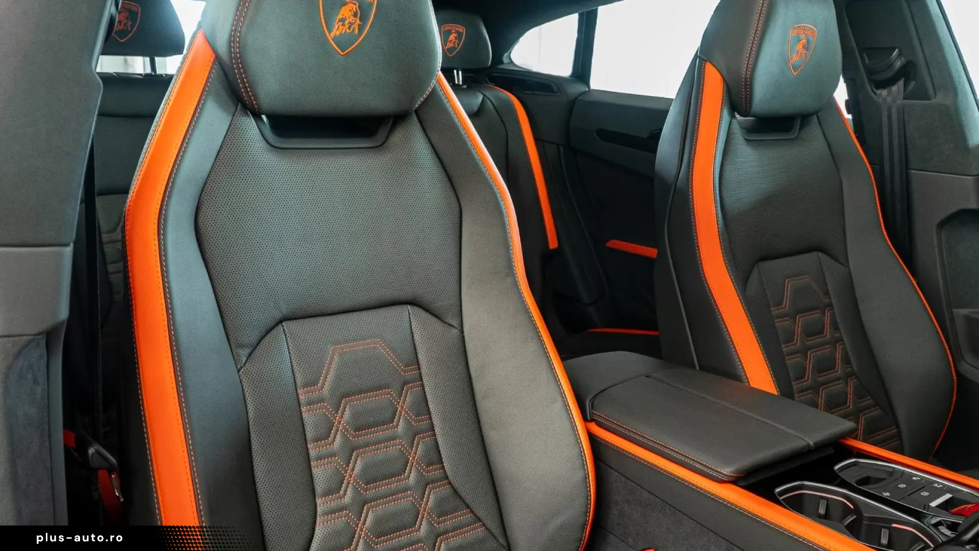 Lamborghini URUS SE Plug-in Hybrid 4WD   Finanțare Leasing