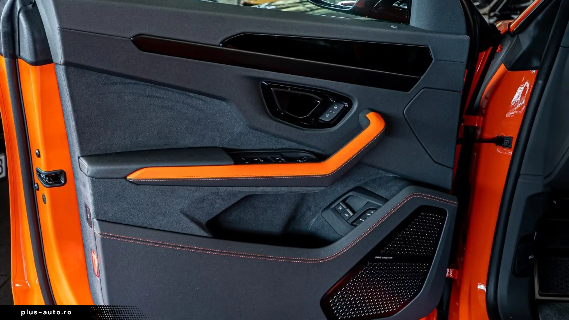 Lamborghini URUS SE Plug-in Hybrid 4WD   Finanțare Leasing