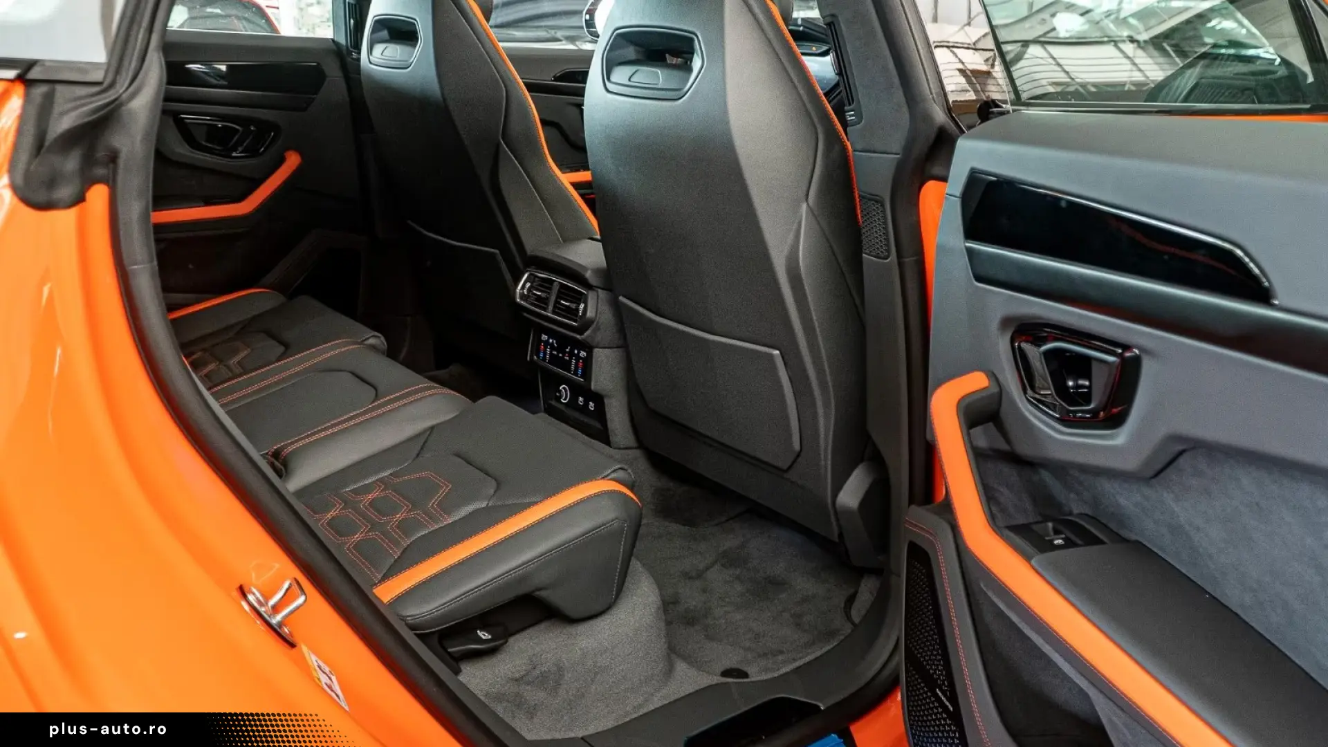 Lamborghini URUS SE Plug-in Hybrid 4WD   Finanțare Leasing