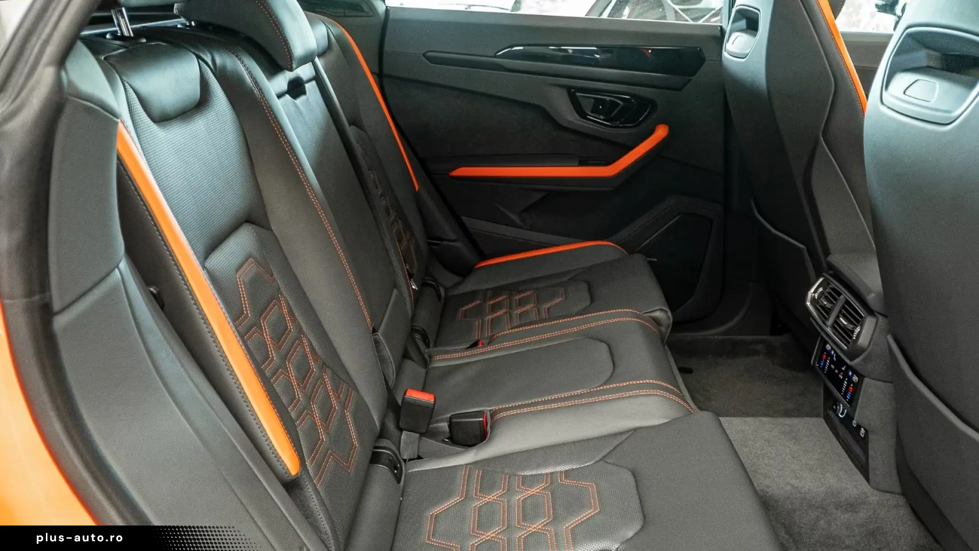 Lamborghini URUS SE Plug-in Hybrid 4WD   Finanțare Leasing