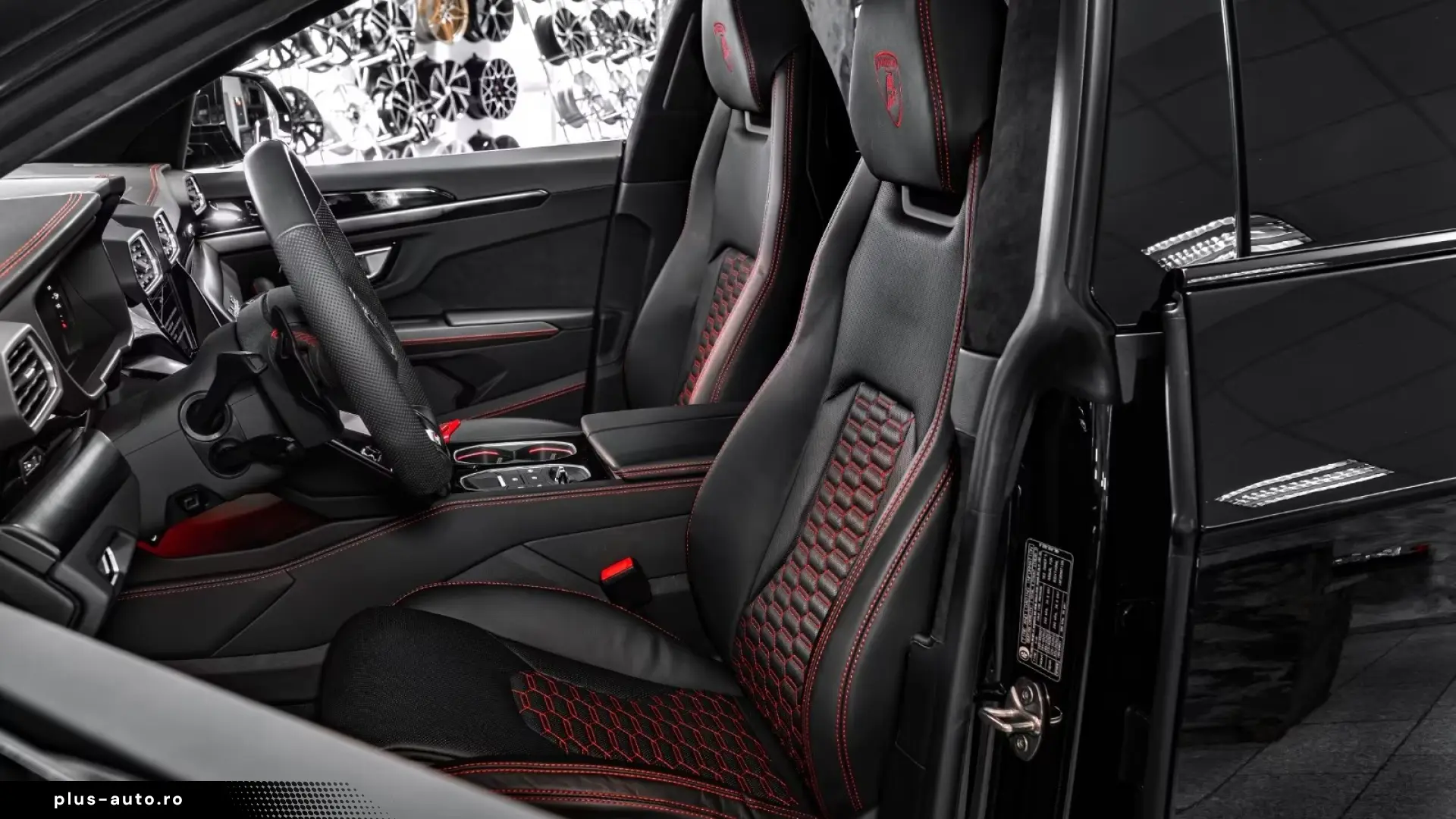 Lamborghini URUS 4.0 V8   Finanțare Leasing
