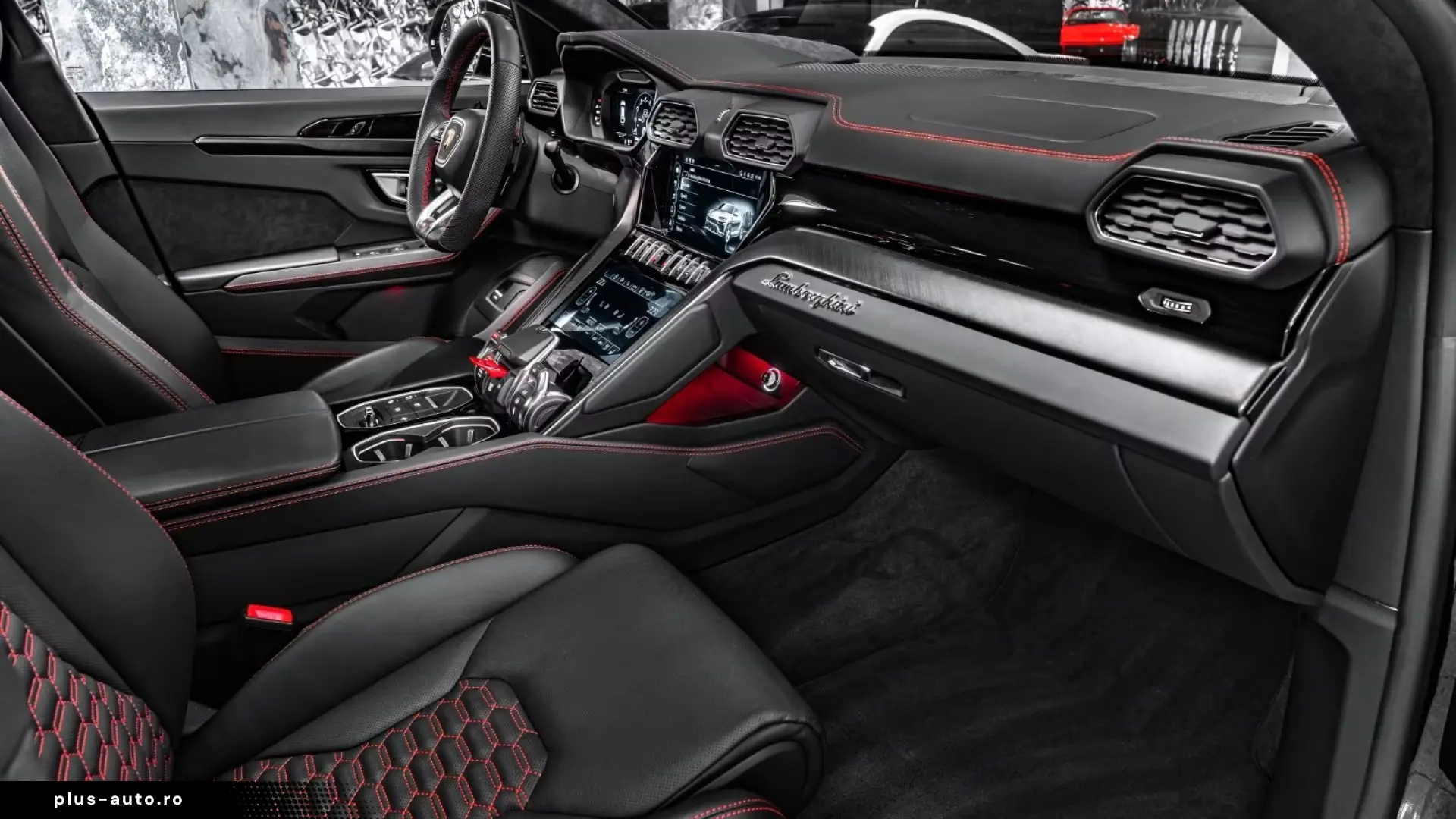 Lamborghini URUS 4.0 V8   Finanțare Leasing