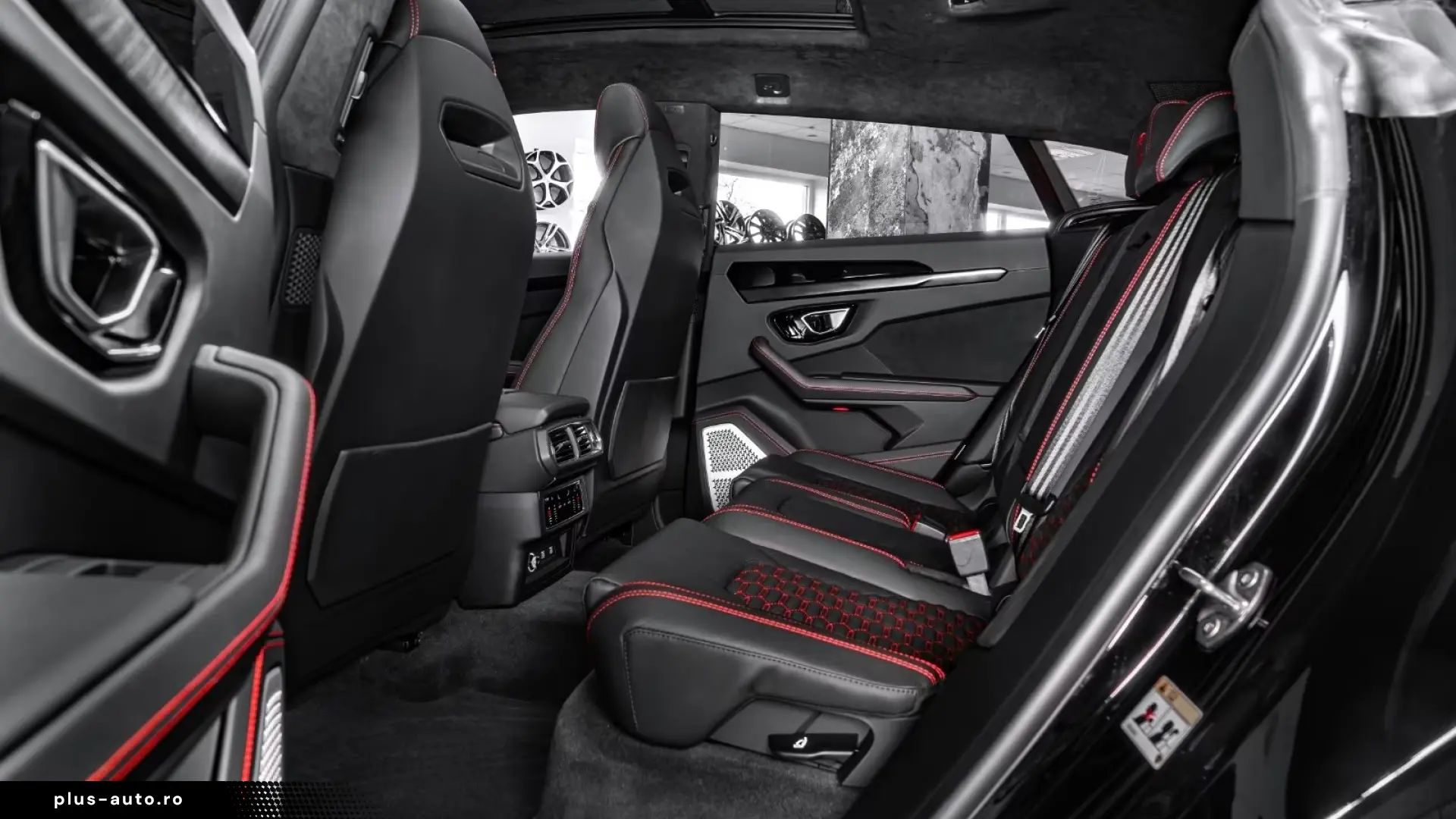 Lamborghini URUS 4.0 V8   Finanțare Leasing