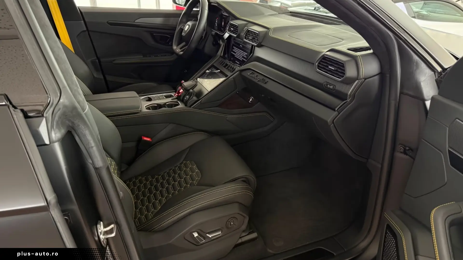Lamborghini URUS S 4.0 V8   Finanțare Leasing